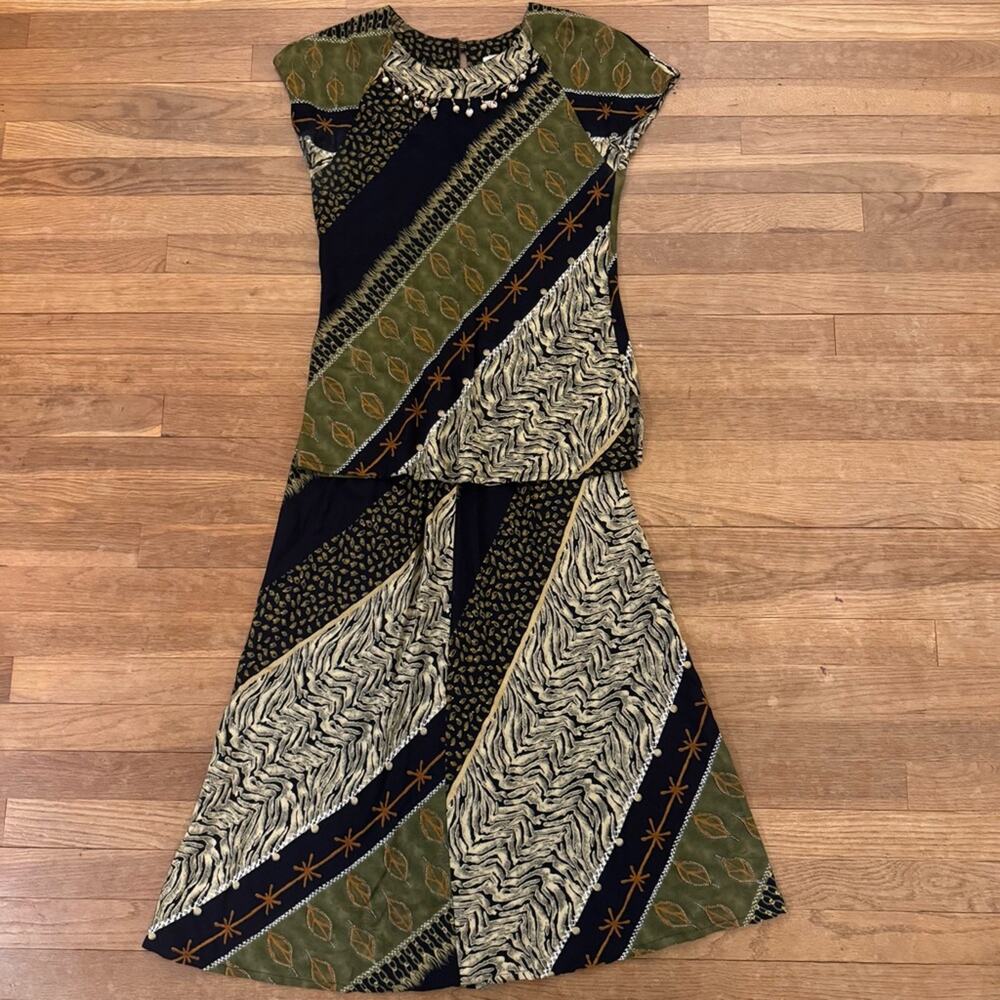 K Studio green black two-piece animal print maxi skirt seashell top size 8P
 b52